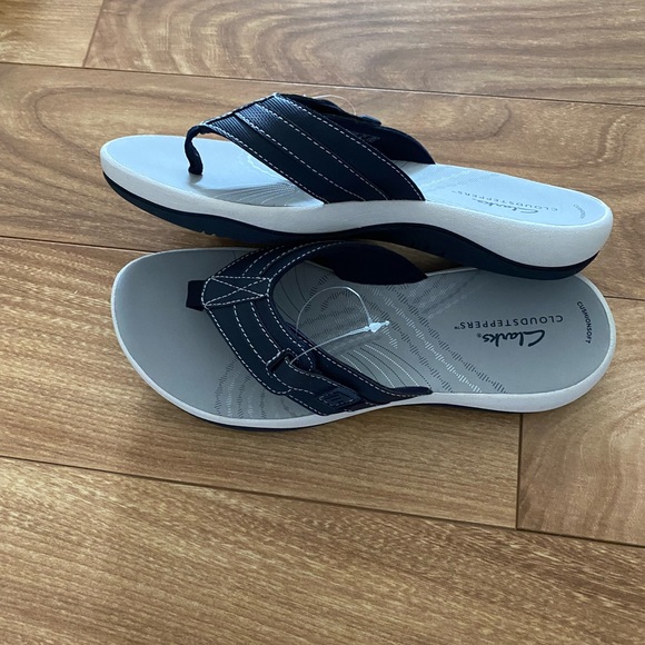 Sold - Picture 3 of 5